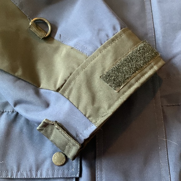 The North Face - Gore-Tex rain jacket. - Picture 5 of 9